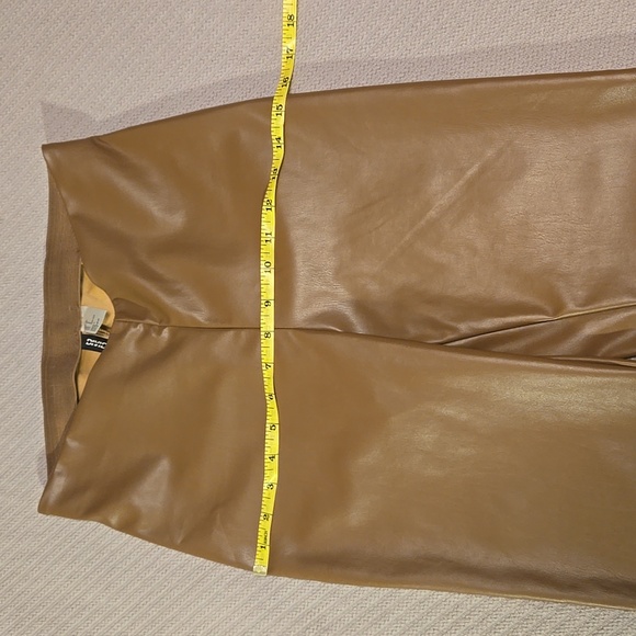 Women's faux leather pull-on pants - light brown, size US 4-6 - Picture 10 of 10